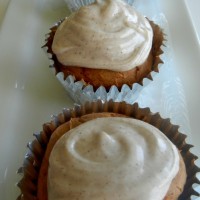 Easy Pumpkin Spice Cupcakes with Cream Cheese Icing 